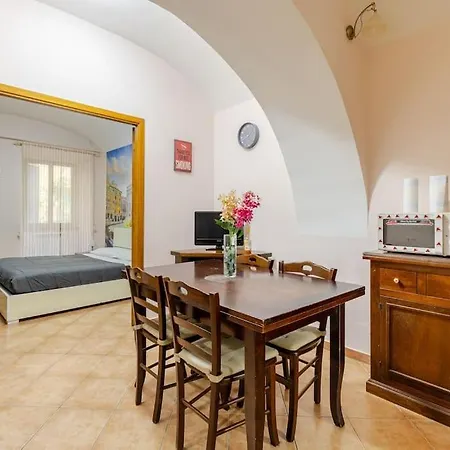 Apartment In Rome